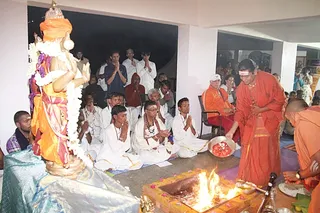 http://nithyananda.org/sites/default/files/photo-gallery/IMG_4966_0.JPG