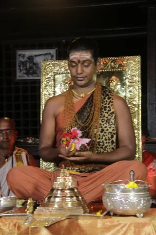 http://nithyananda.org/sites/default/files/photo-gallery/IMG_5274_0.JPG