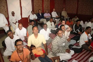 http://nithyananda.org/sites/default/files/photo-gallery/IMG_5426_0.JPG