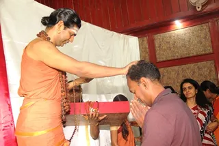 http://nithyananda.org/sites/default/files/photo-gallery/IMG_5841.JPG