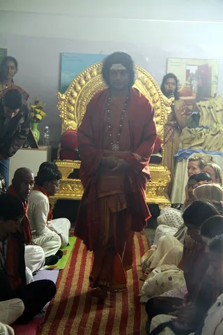 http://nithyananda.org/sites/default/files/photo-gallery/IMG_6958.JPG