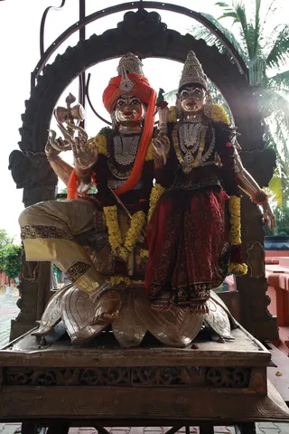 Nithyanandeshwara Nithyanandeshwari