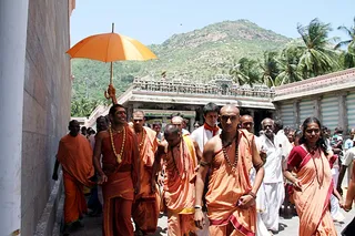 http://nithyananda.org/sites/default/files/photo-gallery/IMG_8351_0.JPG