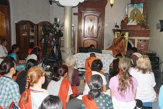 http://nithyananda.org/sites/default/files/photo-gallery/IMG_8514_1.JPG