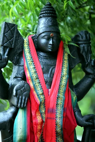 http://nithyananda.org/sites/default/files/photo-gallery/IMG_8651_0.JPG