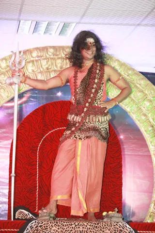 http://nithyananda.org/sites/default/files/photo-gallery/IMG_8845_0.JPG