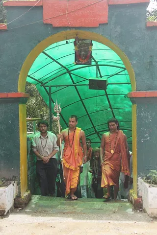 http://nithyananda.org/sites/default/files/photo-gallery/IMG_8891.JPG