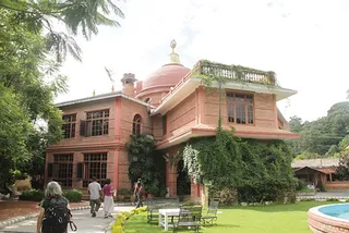 http://nithyananda.org/sites/default/files/photo-gallery/IMG_8904_0.JPG