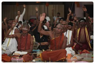 http://nithyananda.org/sites/default/files/photo-gallery/IMG_8974.JPG