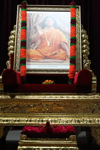 http://nithyananda.org/sites/default/files/photo-gallery/IMG_8980.JPG