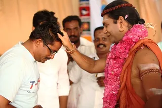 http://nithyananda.org/sites/default/files/photo-gallery/IMG_9235_0.JPG