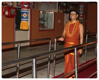 Swamiji comming to temple