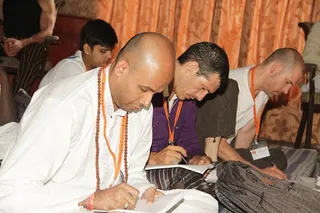 http://nithyananda.org/sites/default/files/photo-gallery/IMG_9598_0.JPG