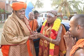 http://nithyananda.org/sites/default/files/photo-gallery/IMG_9895_0.JPG