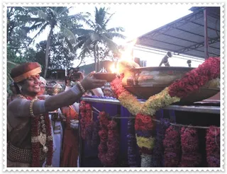 Swamiji lights the karthigai deepam at the auspicious time!