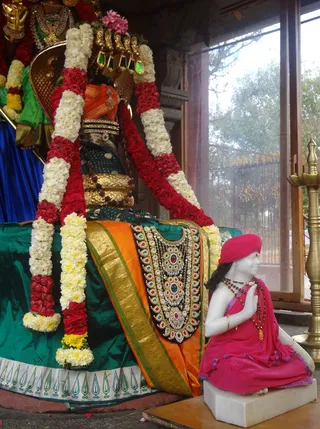 Swayambu Ling and Gurumurthy