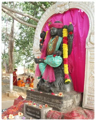 http://nithyananda.org/sites/default/files/photo-gallery/Nithyanada_Swami-31-7%20%284%29.JPG