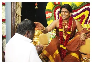 Darshan to all devotees