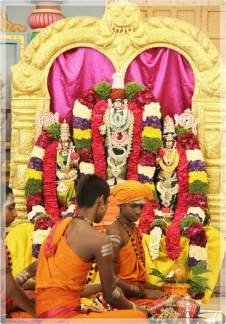 https://www.nithyananda.org/sites/default/files/photo-gallery/Nithyananda_Swami-1-9-13%20%2814%29.JPG