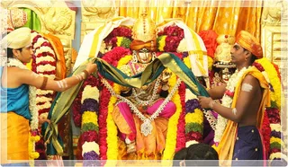 https://www.nithyananda.org/sites/default/files/photo-gallery/Nithyananda_Swami-1-9-13%20%2822%29.JPG