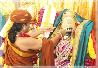 https://www.nithyananda.org/sites/default/files/photo-gallery/Nithyananda_Swami-1-9-13%20%2828%29.JPG