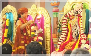 https://www.nithyananda.org/sites/default/files/photo-gallery/Nithyananda_Swami-1-9-13%20%2831%29.JPG