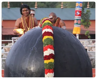 http://nithyananda.org/sites/default/files/photo-gallery/Nithyananda_Swami-10-6-13-28.JPG