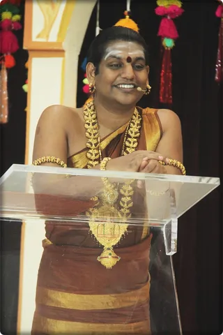 https://www.nithyananda.org/sites/default/files/photo-gallery/Nithyananda_Swami-13-10-13-1%20%2812%29.JPG