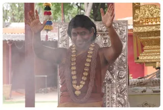 http://nithyananda.org/sites/default/files/photo-gallery/Nithyananda_Swami-13-6-137.JPG