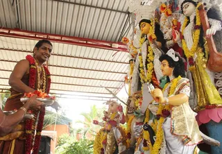 https://www.nithyananda.org/sites/default/files/photo-gallery/Nithyananda_Swami-14-10-13-Darpan%20%281%29_1.JPG