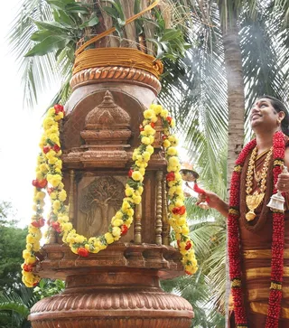 https://www.nithyananda.org/sites/default/files/photo-gallery/Nithyananda_Swami-14-10-13-Darpan%20%2810%29_1.JPG