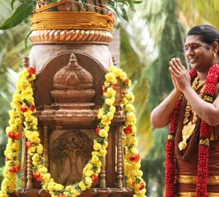 https://www.nithyananda.org/sites/default/files/photo-gallery/Nithyananda_Swami-14-10-13-Darpan%20%2813%29_1.JPG