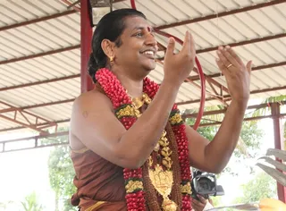 https://www.nithyananda.org/sites/default/files/photo-gallery/Nithyananda_Swami-14-10-13-Darpan%20%283%29_1.JPG