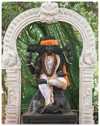 http://nithyananda.org/sites/default/files/photo-gallery/Nithyananda_Swami-15-6-13-10.JPG