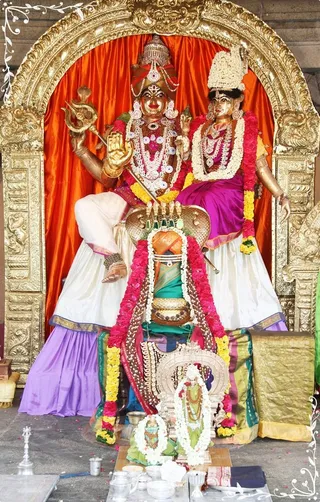Sri Nithyanandeswara and Nithyanandeswari