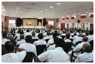 http://nithyananda.org/sites/default/files/photo-gallery/Nithyananda_Swami-17-8-13%20%288%29.JPG