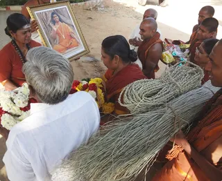 https://nithyananda.org/sites/default/files/photo-gallery/Nithyananda_Swami-18-12-13-1%20%2817%29.JPG?1387641399