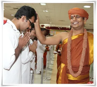 https://www.nithyananda.org/sites/default/files/photo-gallery/Nithyananda_Swami-19-9-13%20%2814%29.JPG