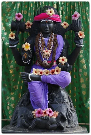 https://nithyananda.org/sites/default/files/photo-gallery/Nithyananda_Swami-2-06-13-14.JPG