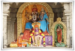 Sri Nithyanandeswara and Nithyanandeswari