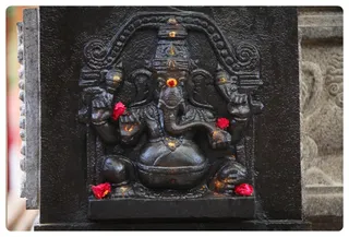 https://nithyananda.org/sites/default/files/photo-gallery/Nithyananda_Swami-22-05-13-14.JPG?1369323361