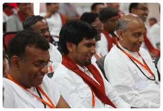 https://nithyananda.org/sites/default/files/photo-gallery/Nithyananda_Swami-22-05-13-24.JPG?1369323380