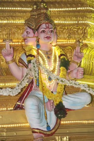 https://nithyananda.org/sites/default/files/photo-gallery/Nithyananda_Swami-24-12-2013-2%20%2817%29.JPG