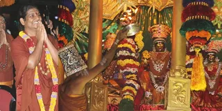 https://nithyananda.org/sites/default/files/photo-gallery/Nithyananda_Swami-24-12-2013-2%20%283%29.jpg