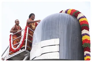 http://nithyananda.org/sites/default/files/photo-gallery/Nithyananda_Swami-24-6-13-3.JPG