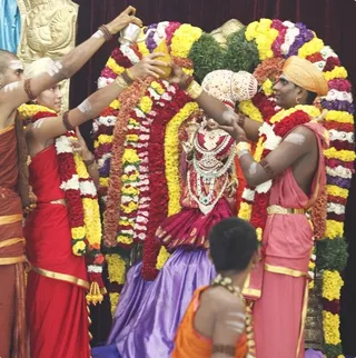 https://nithyananda.org/sites/default/files/photo-gallery/Nithyananda_Swami-25-12-2013-2%20%2822%29.JPG