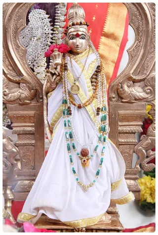 https://nithyananda.org/sites/default/files/photo-gallery/Nithyananda_Swami-28-6-13-2.JPG?1372441072