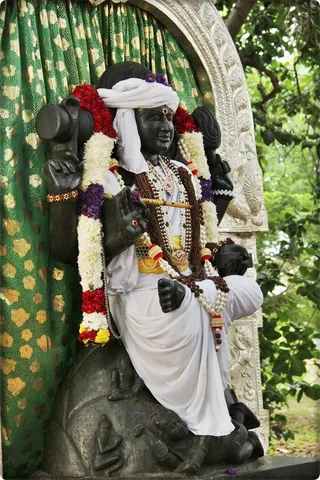 https://www.nithyananda.org/sites/default/files/photo-gallery/Nithyananda_Swami-30-8-13%20%2818%29.JPG