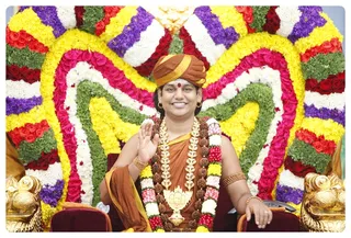 https://nithyananda.org/sites/default/files/photo-gallery/Nithyananda_Swami-4-6-13-11.JPG?1372928428