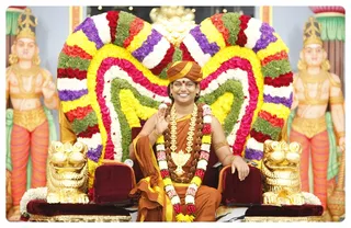 https://nithyananda.org/sites/default/files/photo-gallery/Nithyananda_Swami-4-6-13-12.JPG?1372928428